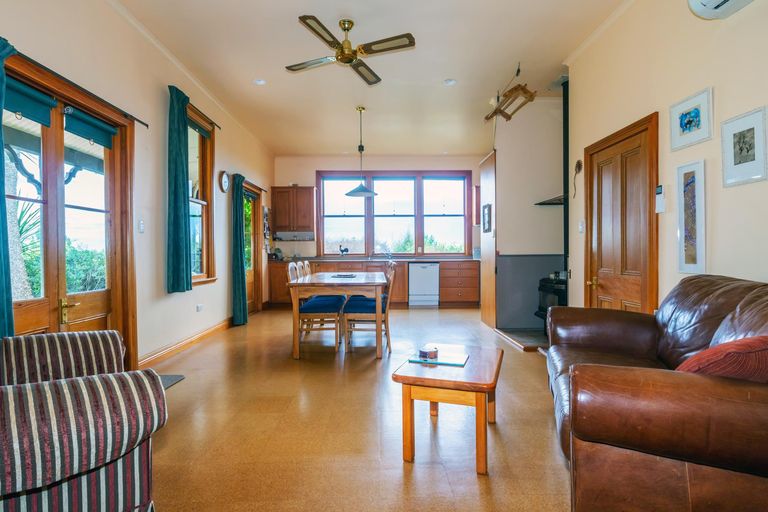 Photo of property in 1 Macdonald Street, Geraldine, 7930