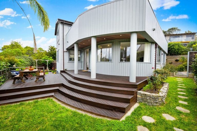 Photo of property in 20 Centennial Place, Campbells Bay, Auckland, 0630