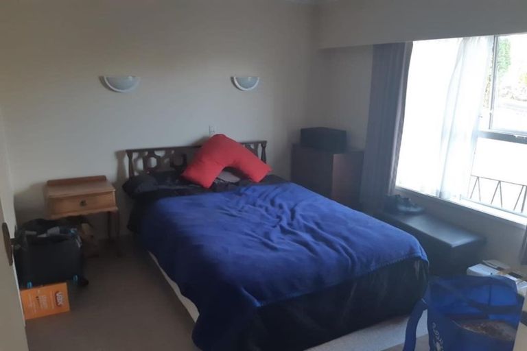 Photo of property in 2/181 Forrest Hill Road, Forrest Hill, Auckland, 0620