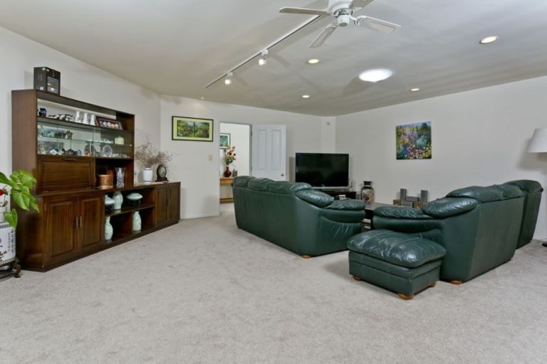 Photo of property in 43 Crestview Place, Browns Bay, Auckland, 0630