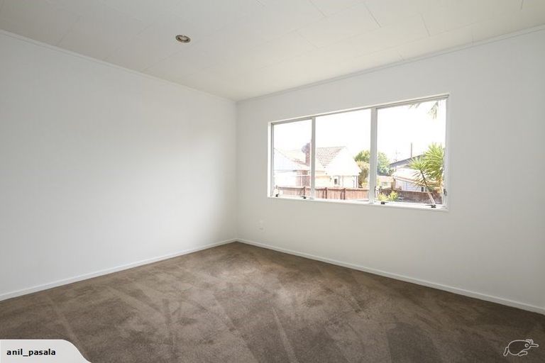 Photo of property in 2/36 Miro Street, New Lynn, Auckland, 0600