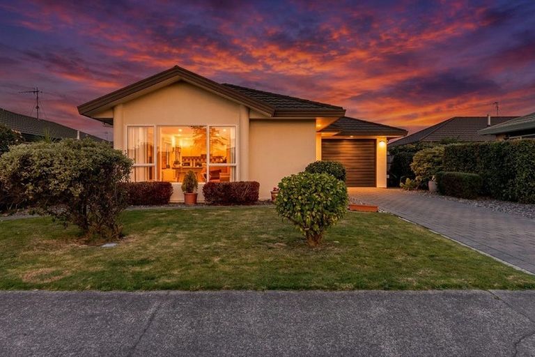 Photo of property in 4g Cedar Drive, Paraparaumu Beach, Paraparaumu, 5032