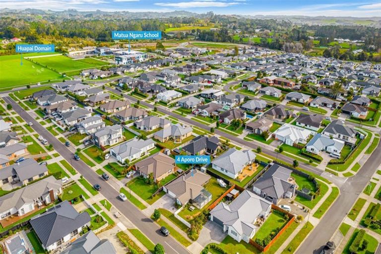 Photo of property in 4 Aporo Drive, Kumeu, 0810