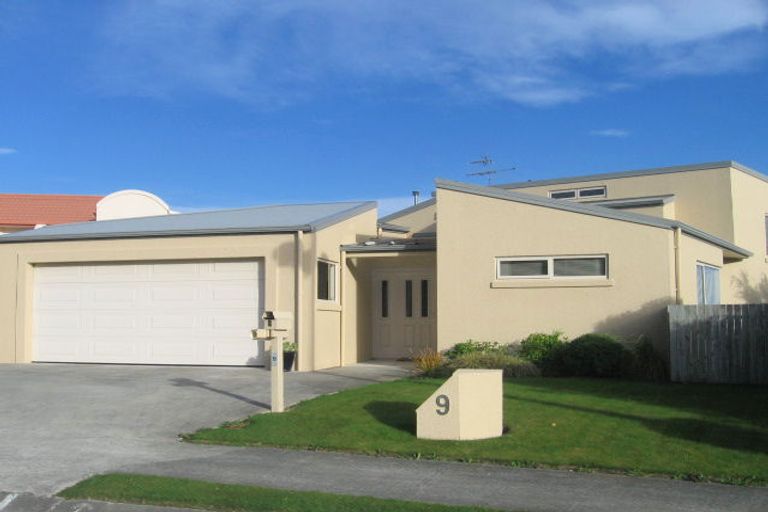 Photo of property in 9 Cromarty Place, Papakowhai, Porirua, 5024
