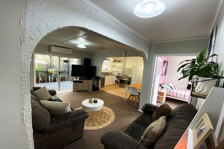 Photo of property in 74 Tauhuri Street, Manaia, 4612