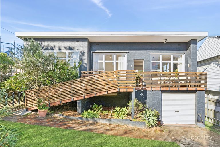 Property image of 8 Churchill Crescent Allambie Heights