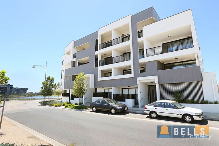 1/76 the Esplanade, Caroline Springs, VIC 3023 Sale & Rental History