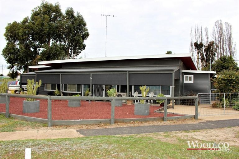 79 Murray Street, Tooleybuc, NSW 2736 Sale & Rental History Property