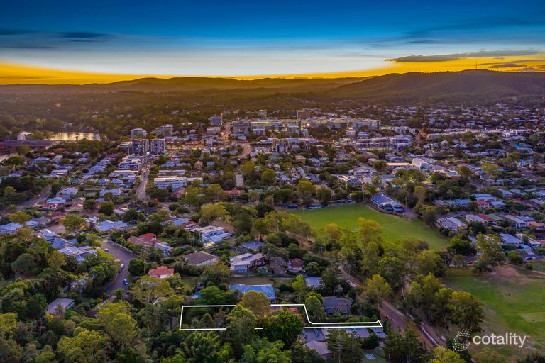 139 Lambert Road, Indooroopilly, QLD 4068 Sale & Rental History