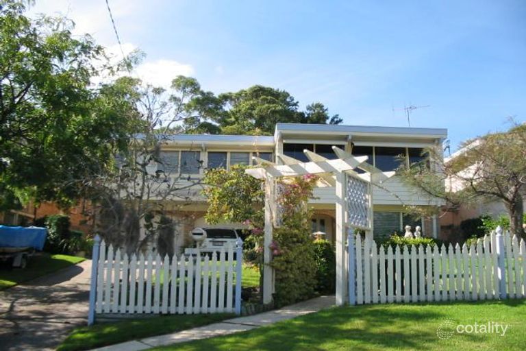 18 Ennerdale Crescent, Wheeler Heights, NSW 2097 Sale & Rental History