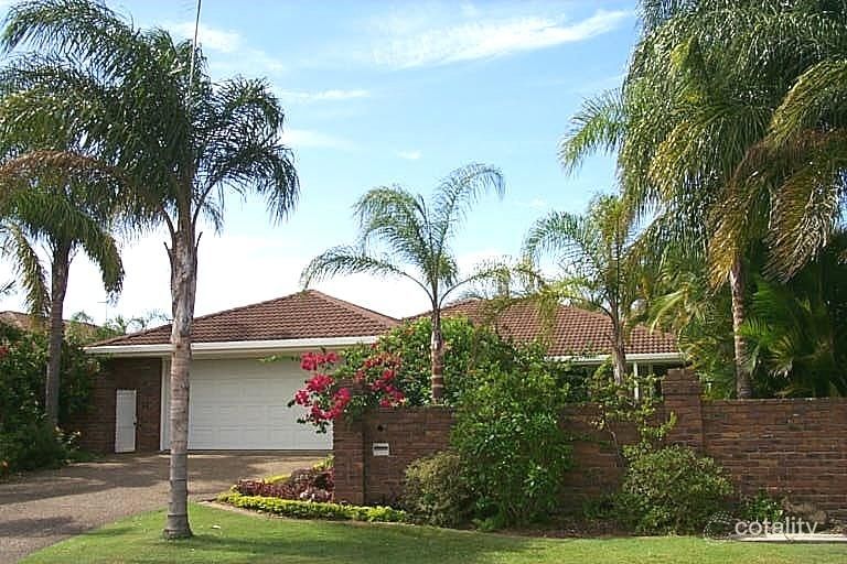 14 Pilot Court, Mermaid Waters, QLD