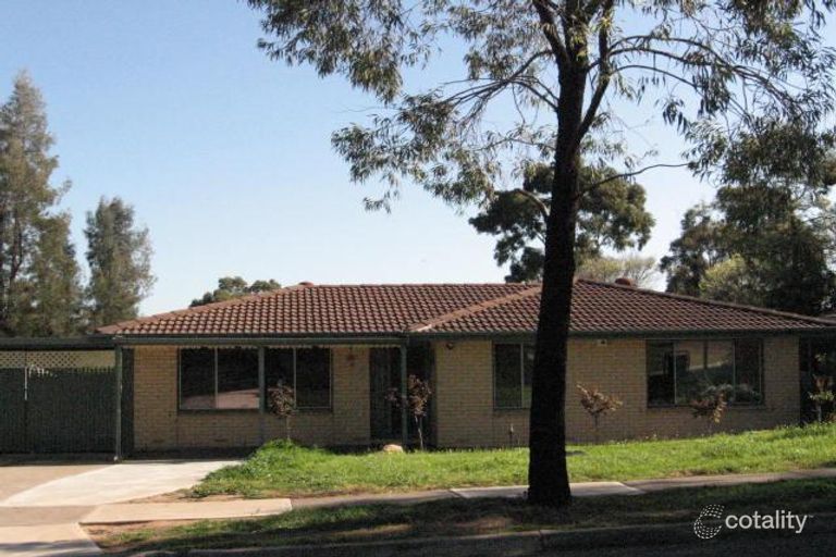 4 Park Lake Drive, Wynn Vale, SA 5127 Sale & Rental History Property Value Estimator