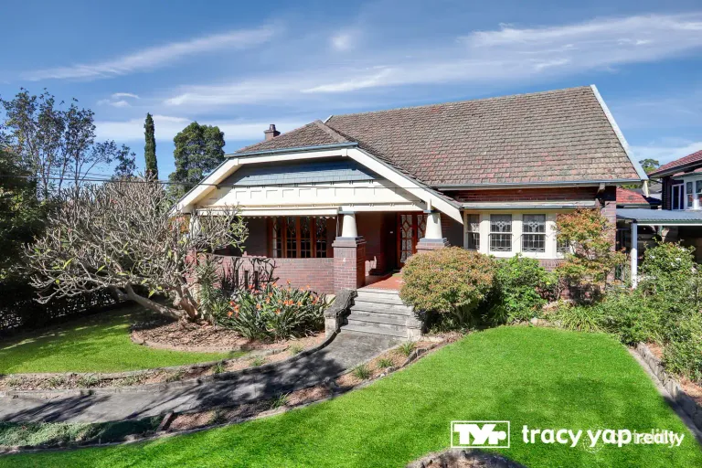 Property image of 4 Chesterfield Road Epping
