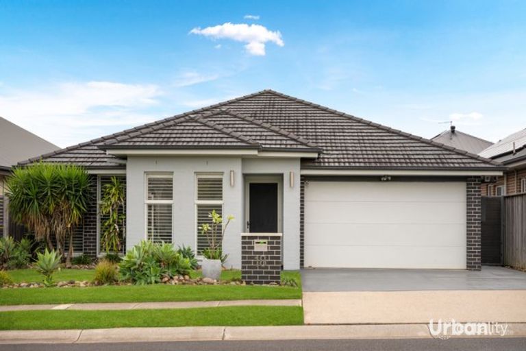 Property image of 18 Brookwater Circuit Colebee