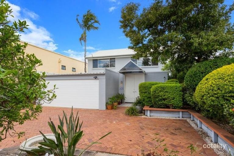 143 Hawken Drive, St Lucia, QLD 4067 Sale & Rental History Property Value Estimator