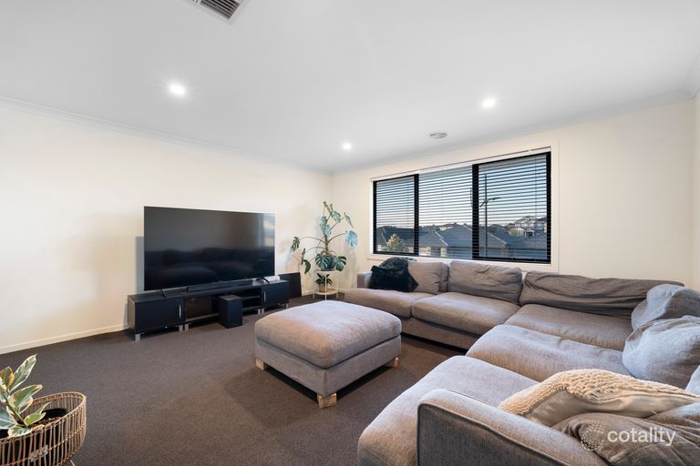 77 Pienza Road , FRASER RISE, VIC 3336 | CommBank