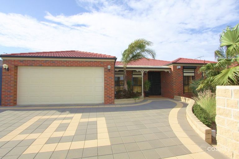104 Thames Boulevard, Werribee, VIC 3030 Sale & Rental History