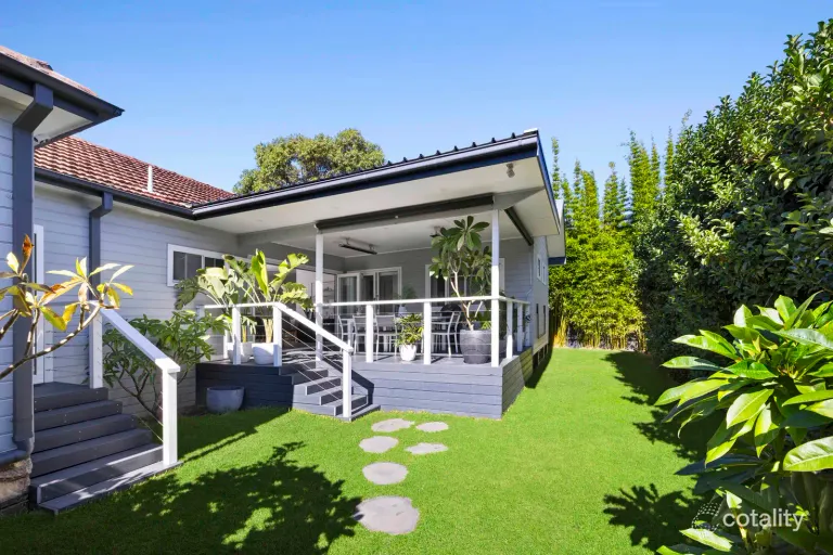 Property image of 28 Kirra Road Allambie Heights